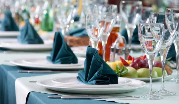 catering_91522033_1600x533-600x350